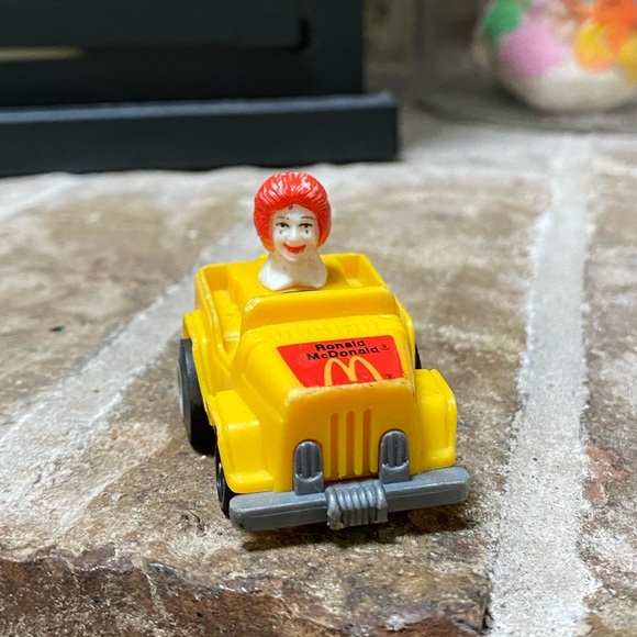 1985 McDonald's Happy Meal Toy Penny Racer Ronald McDonald Jeep 80s Nostalgia - Picture 1 of 7